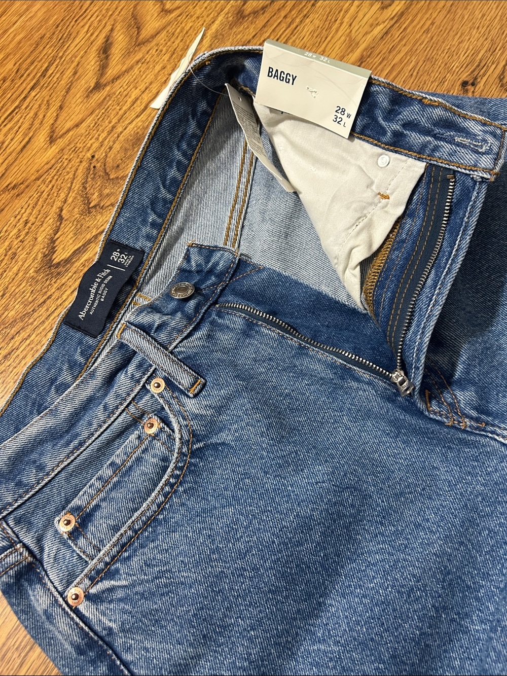 NWT Abercrombie & Fitch Baggy Jeans - Picture 7 of 11